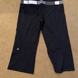 Lululemon wide legged cropped yoga pants